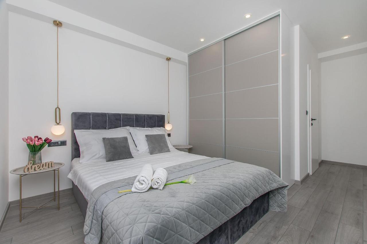 Apartments Empress Mimice Exterior foto